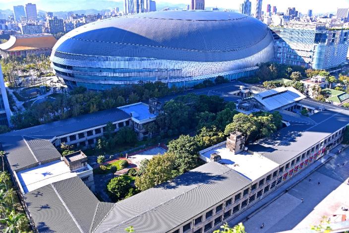 2. The newly completed Taipei Dome and Songshan Cultural Park